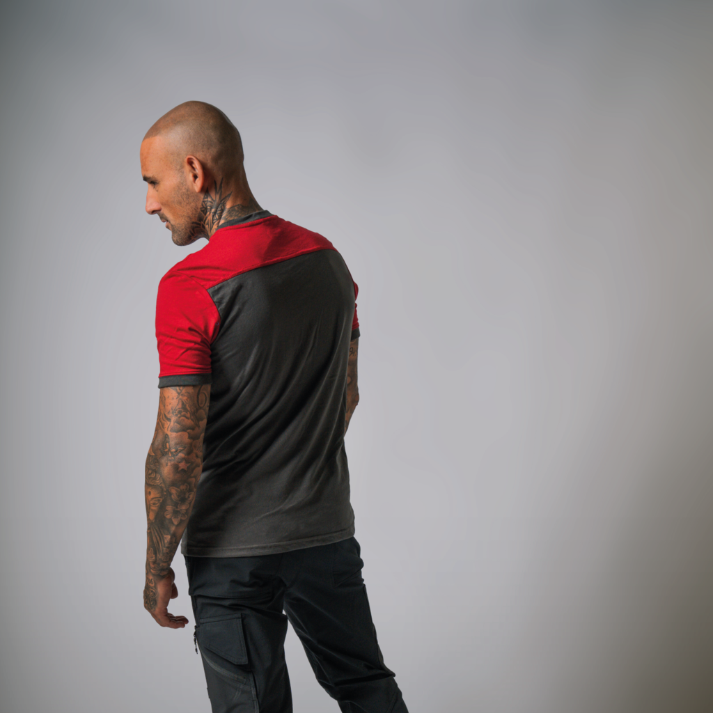 Model_Dark_Grey-Red
