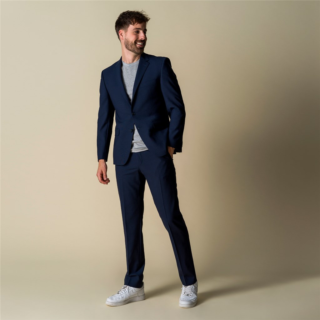 Model_Business_Blue